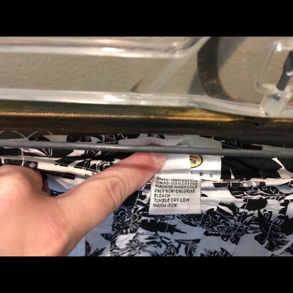 Talbots Black & White Floral Skirt-Sz 8-14” waist - Picture 3 of 5